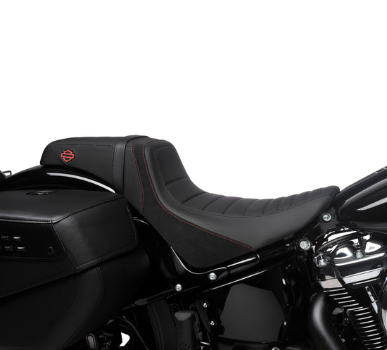 Harley-Davidson 52000789 Switchback Seat – Red Stitch